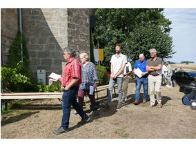 Feier des Mährisch-Neustädter Wachsstockfestes an der Weingartenkapelle (Foto: Karl-Franz Thiede)